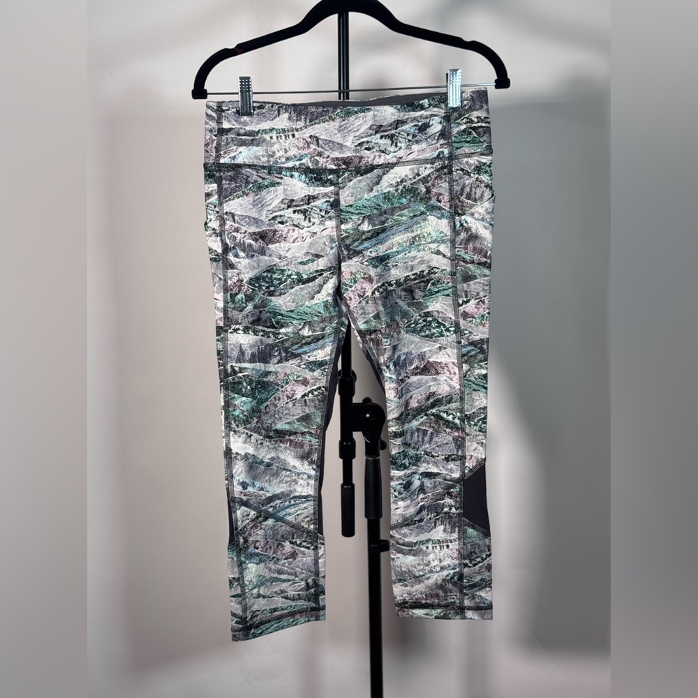 NWOT Lululemon Pace Rival Crop *22"